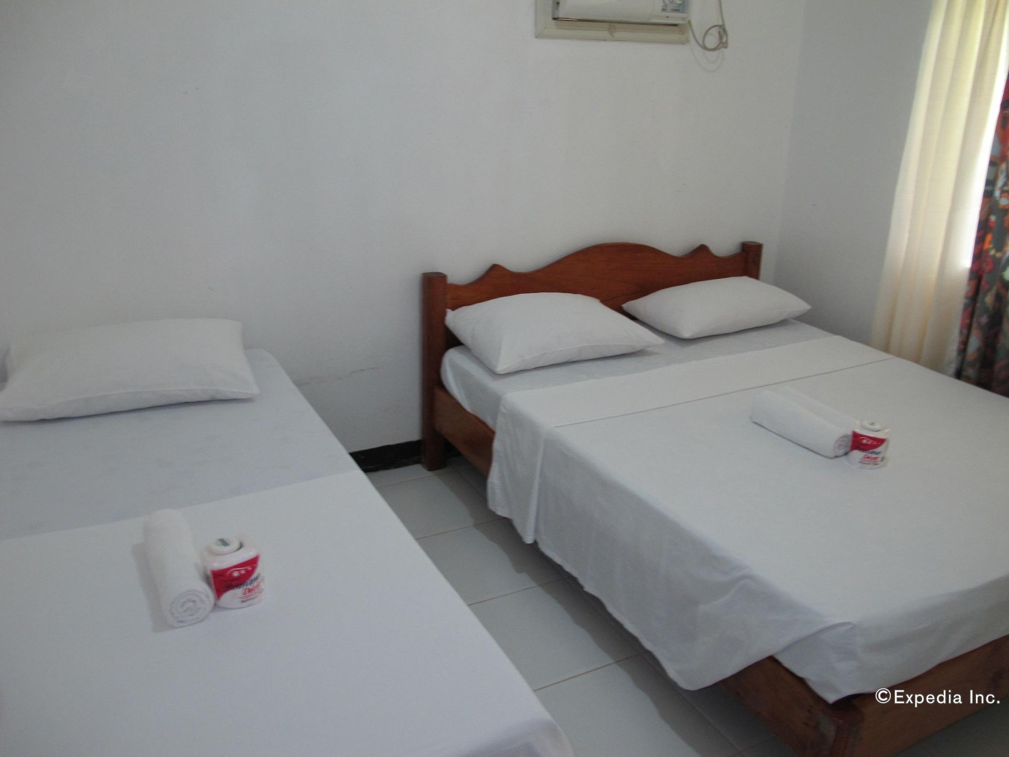 Seashore Beach Resort Puerto Galera Exteriör bild